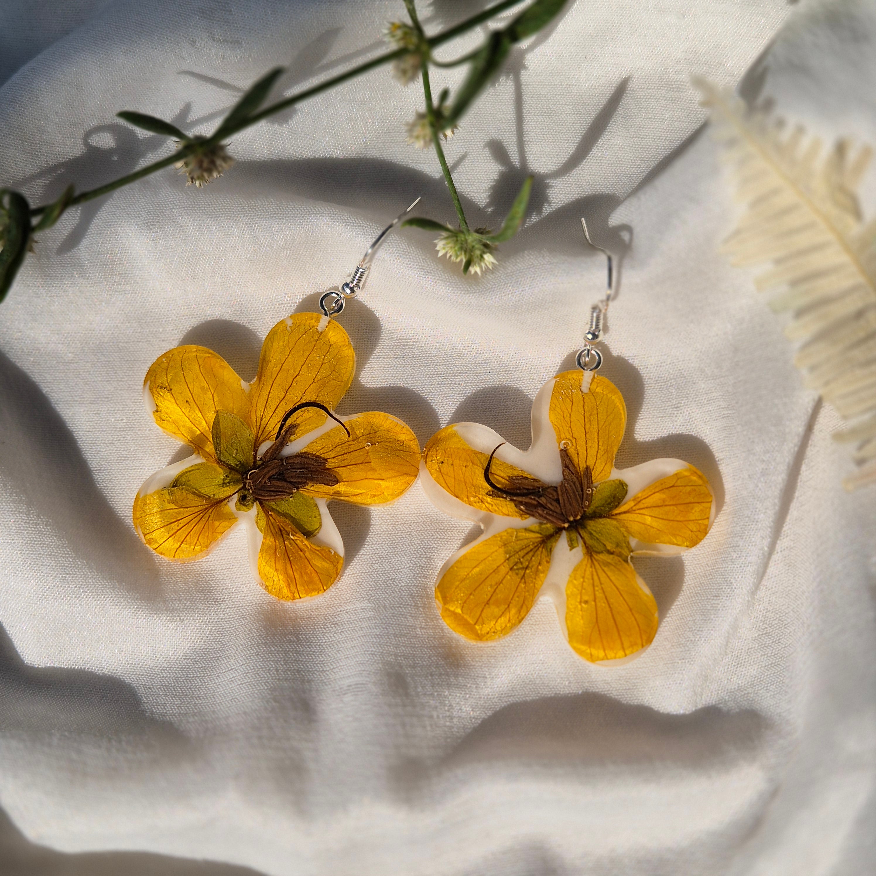 Resin Amaltas Bloom Flower Earrings
